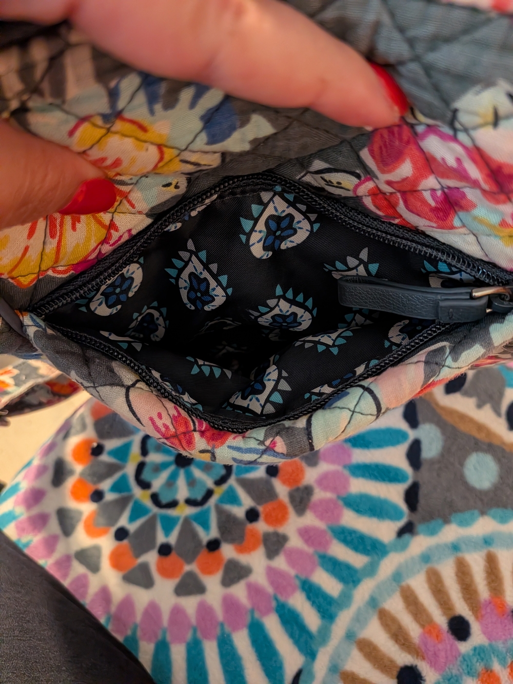 Vera Bradley Retired Jazzy Blooms Quilted Hipster Bag - Picture 6 of 10